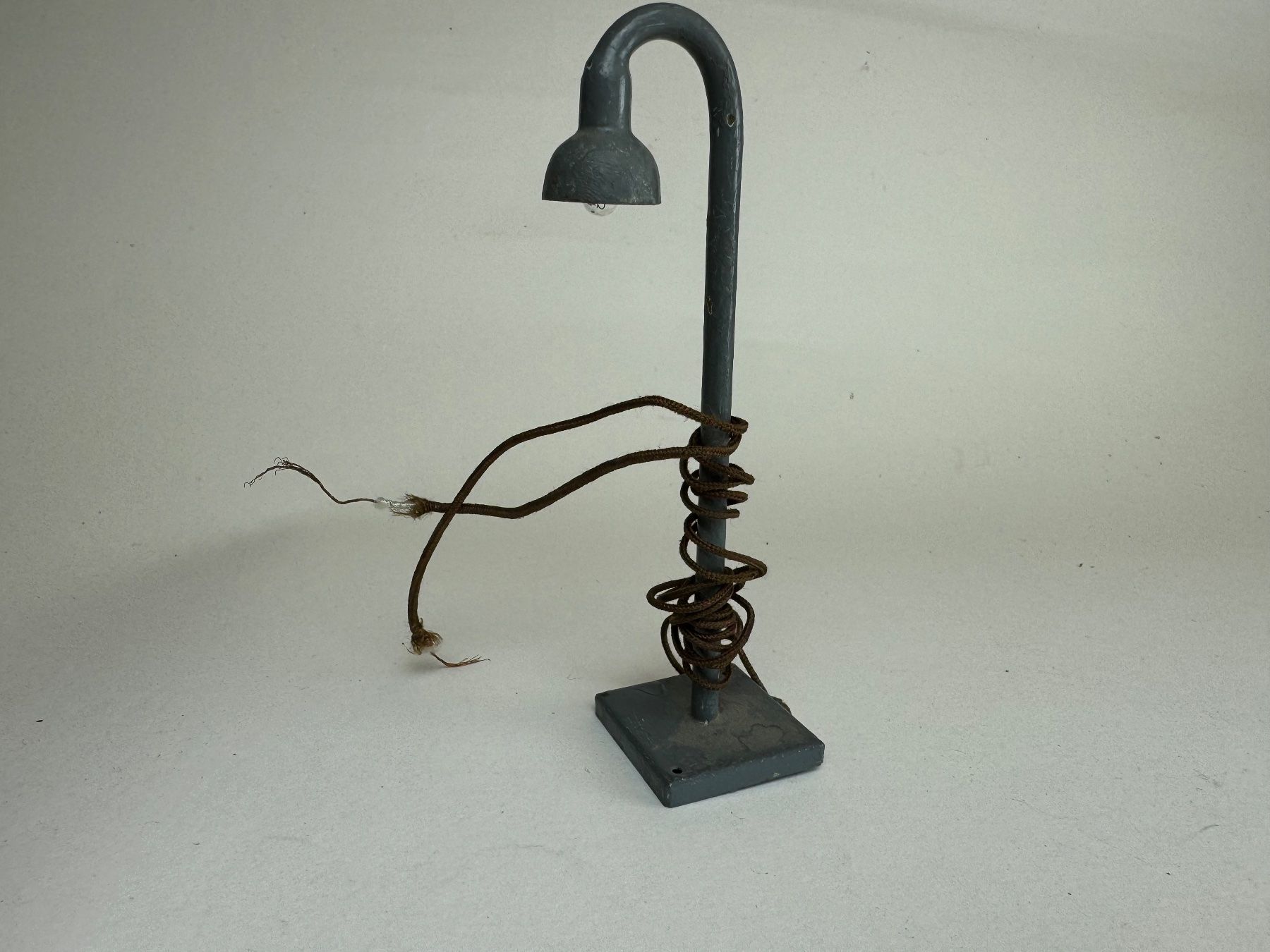 Märklin Modelleisenbahnen: Märklin Lampe massiv Metall grau – Gebraucht aus Elm von Wikmtz