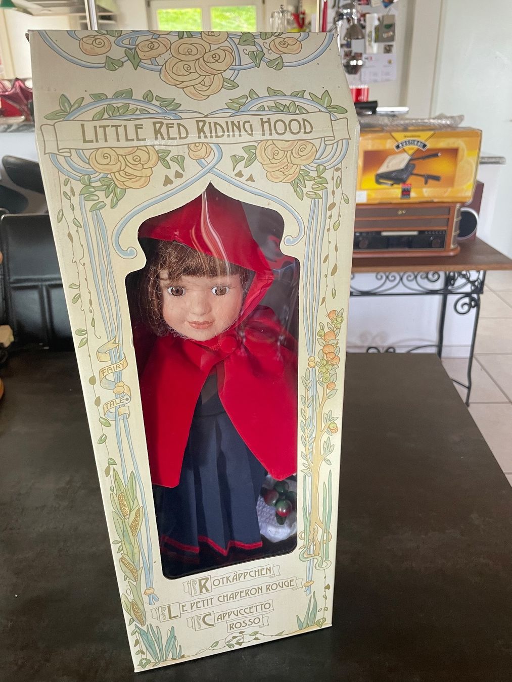 Puppen: Le Petit Chaperon Rouge Fairytale Collection – Gebraucht aus Vallamand von Bricbracbroc82