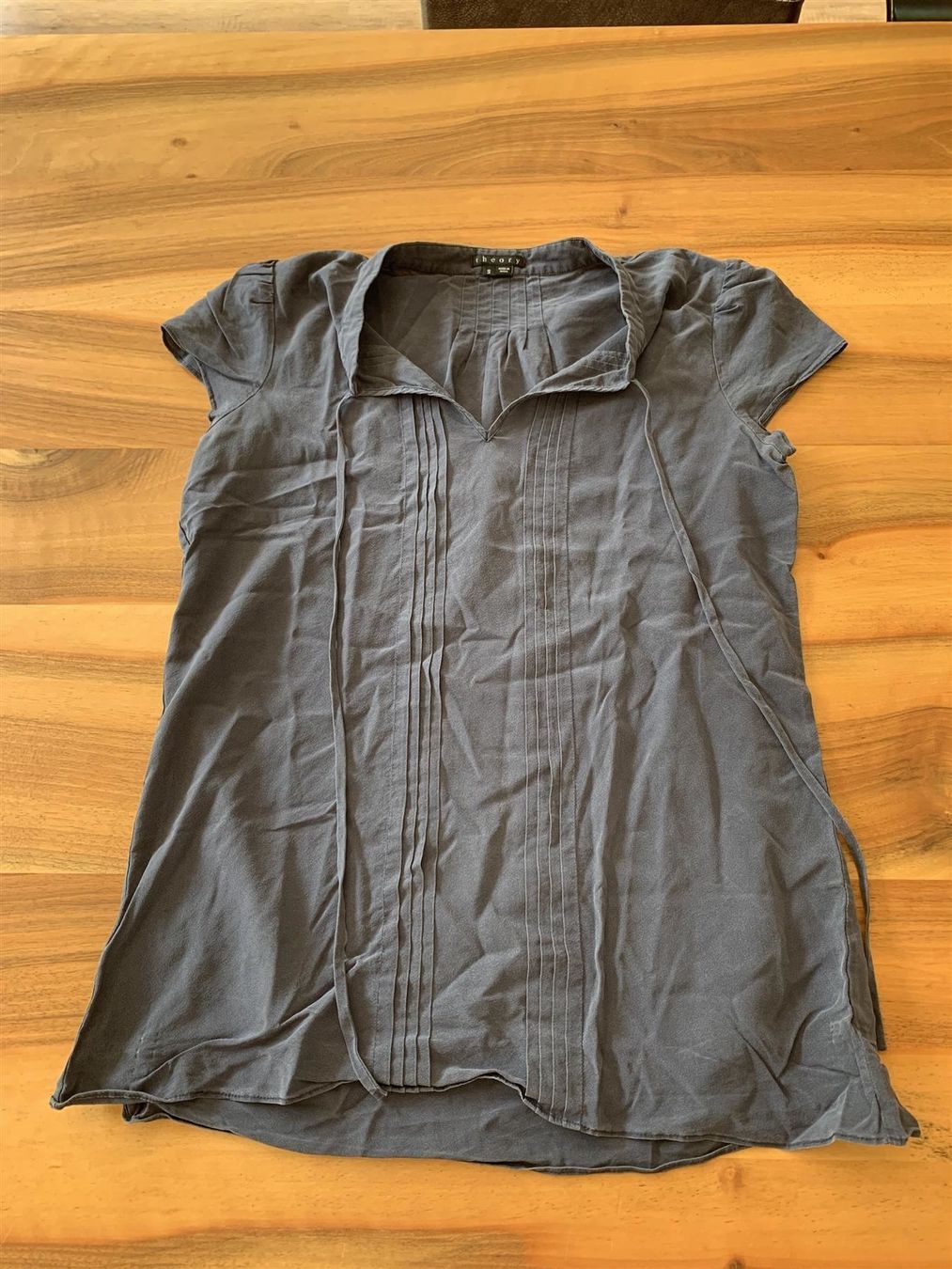 Camicette: THEORY blaue Seidenbluse/Top Grösse S – Usato da Meiringen venduto da Stuffandmore