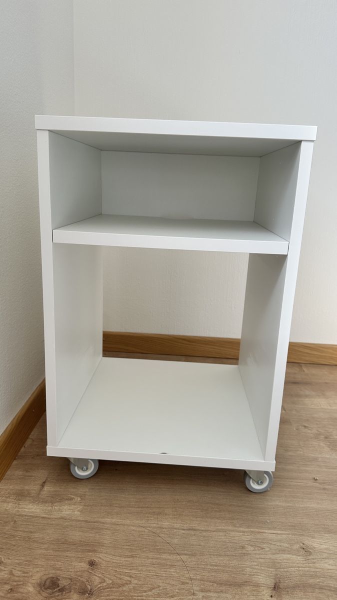 Ikea Banconi: White Shelving Unit with Wheels Good Condition – Nuovo (secondo la descrizione) da St. Gallen venduto da wan_9mmx