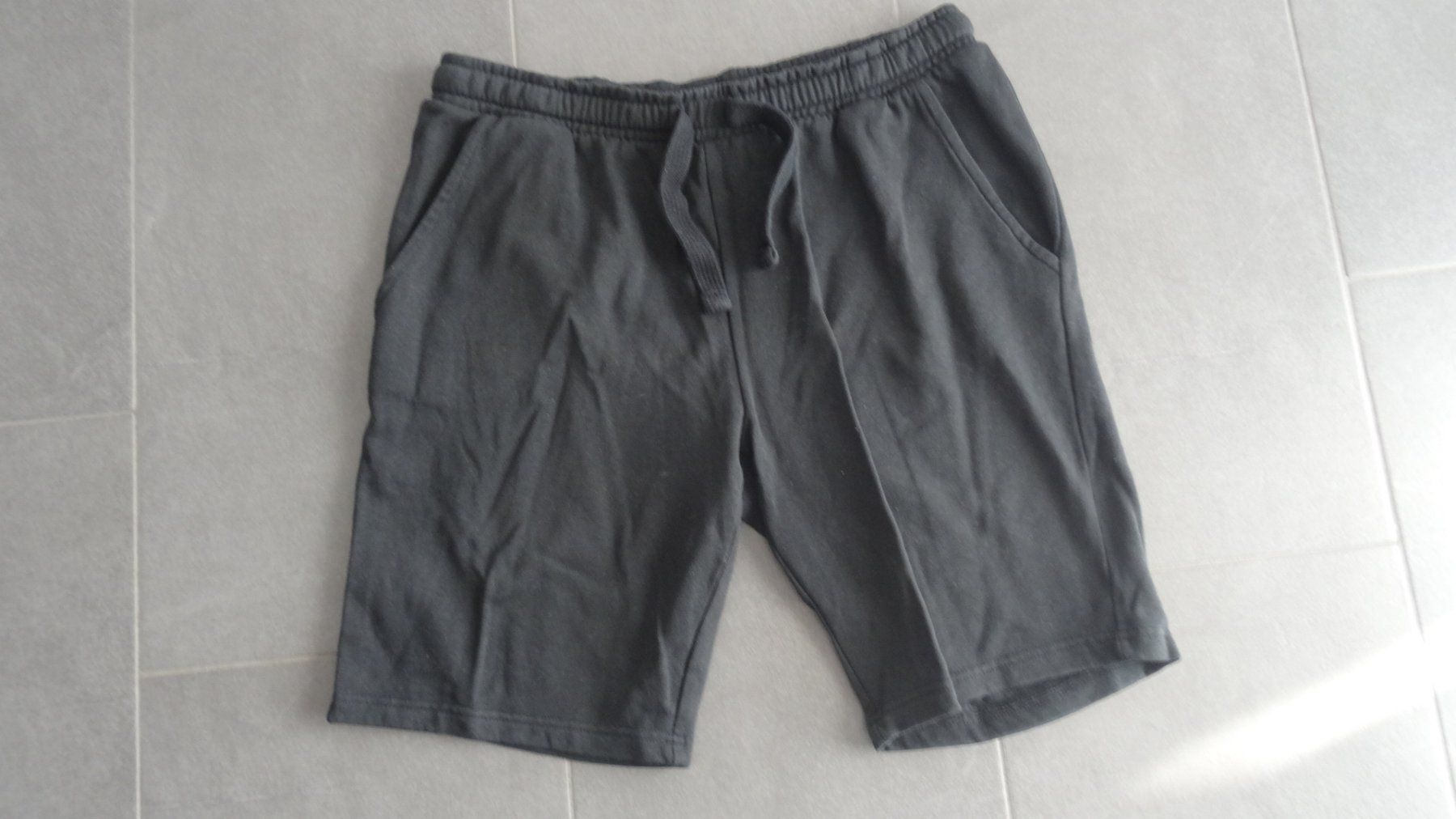 Hosen: bpc Shorts schwarz, Grösse 52/54, neu – Neu (gemäss Beschreibung) aus Beinwil am See von den_p9db