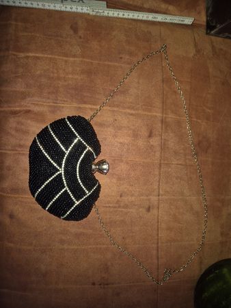 pochette elegante con brillanti
