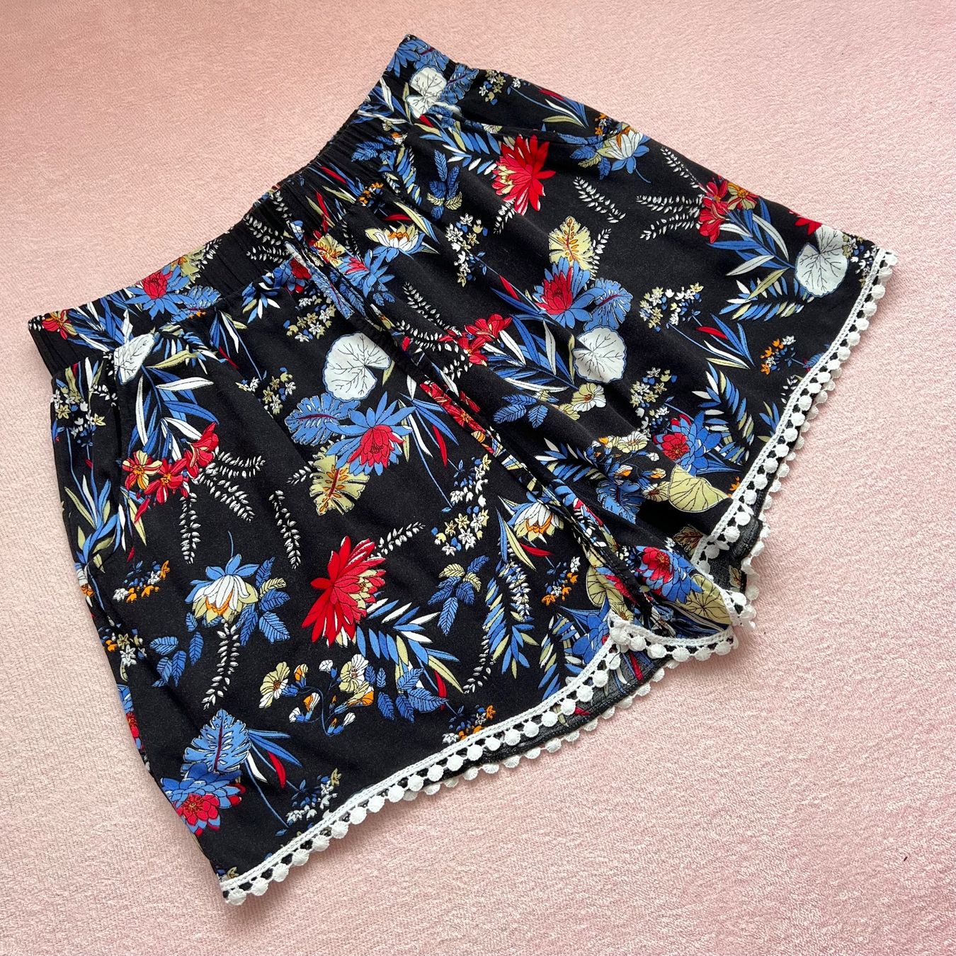 Pantaloni: Shorts – Usato da Tagelswangen venduto da fireiceprincess 1
