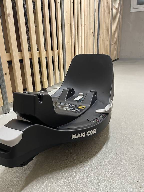Maxi-Cosi Seggiolini per auto: Maxi Cosi, Isofix - Base Family fix 360b – Usato da Basel venduto da T2012