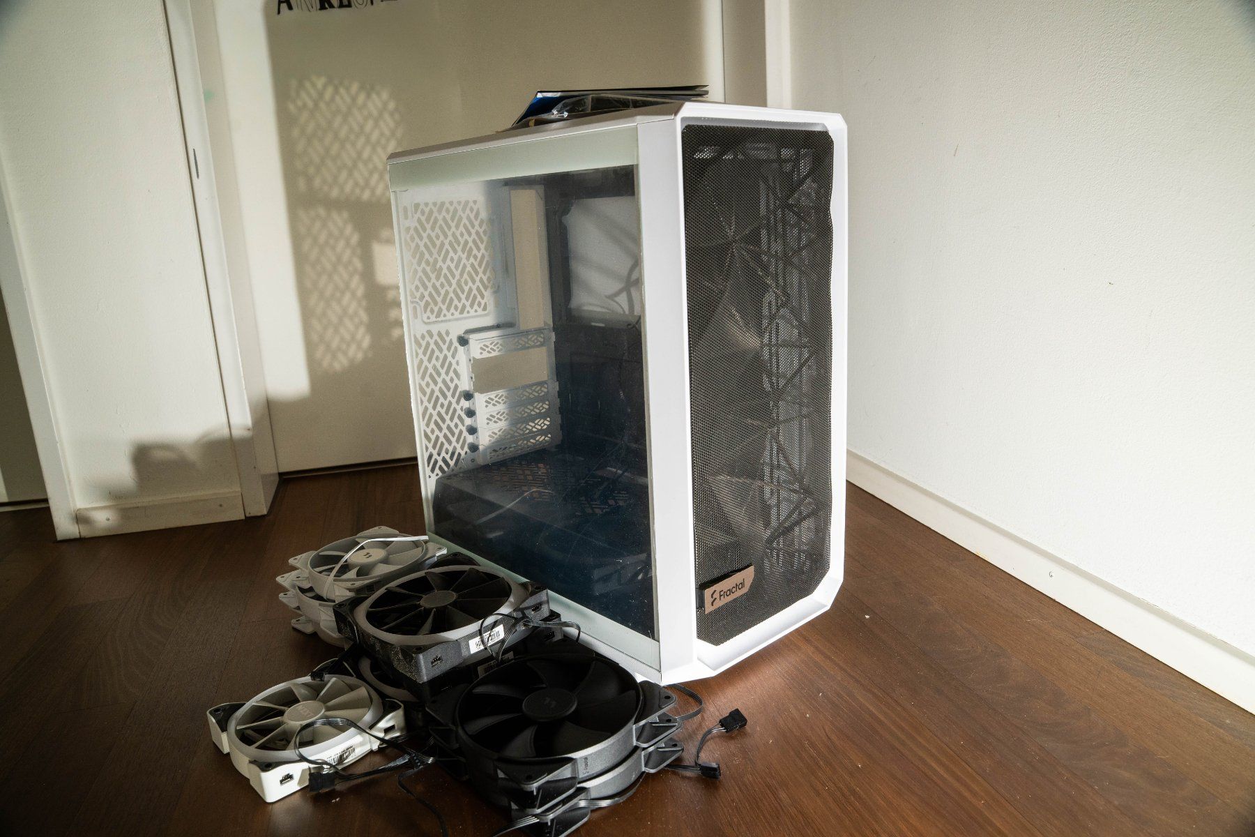 Fractal Custodie: PC Gehäuse Meshify und Gratis Lüfter – Usato da Meilen venduto da MattiaV3 4