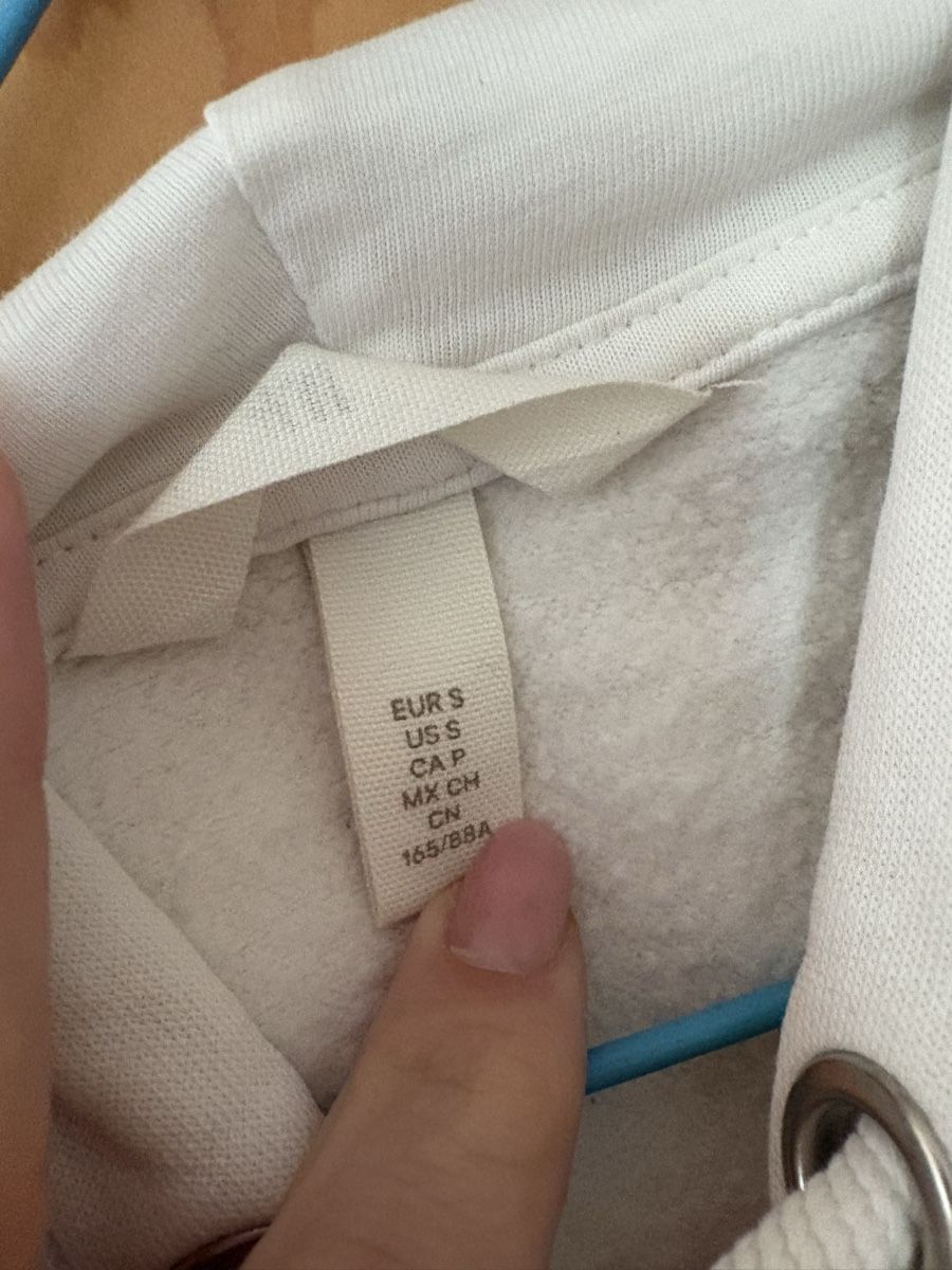 H&M Pullover & Sweatshirts: H&M Hoodie Weiss S – Gebraucht aus Grindelwald von Kikaa99 1