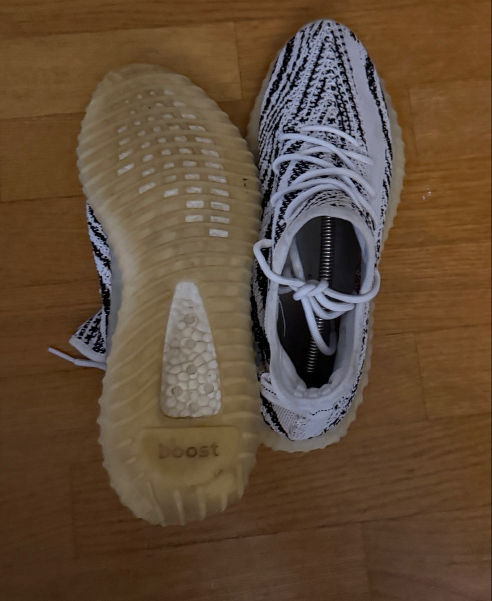 Adidas Herrenschuhe: Adidas Yeezy Boost 350 V2 Zebra – Gebraucht aus Ettingen von mengi 2