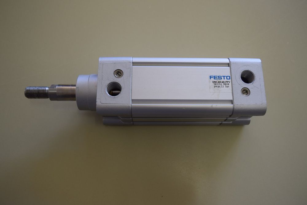 FESTO Pneumatikzylinder DNC-40-300-PPV-A (1922628) – Hub 300 Mm, 40 Mm Bohrung