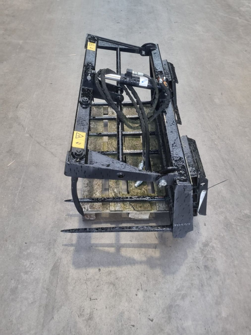 Manitou Caricatori: MANITOU Dunggabel mit Greifer – Nuovo e nell'imballaggio originale da Balterswil venduto da AgrarLandtechnik 1