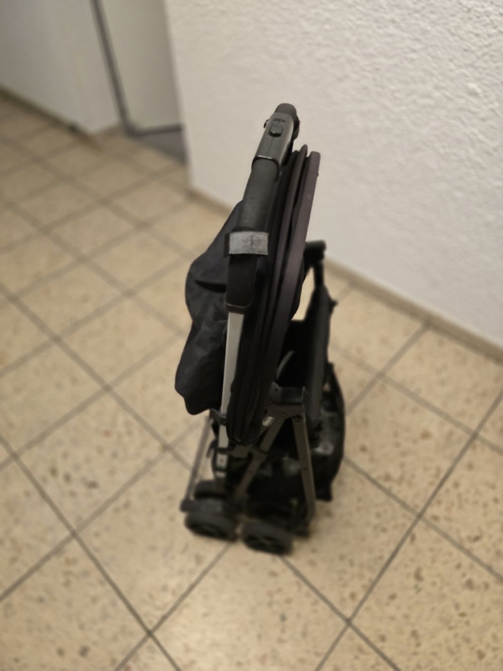 Chicco Carrozzine: Chicco Goody Plus Black Stroller - used – Usato da bern venduto da gsh_2w9d 6