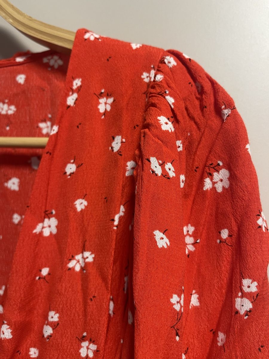 Mango Camicette: Rote Wickelbluse mit Blumen von Mango, Gr. S – Usato da Zürich venduto da janasza 3