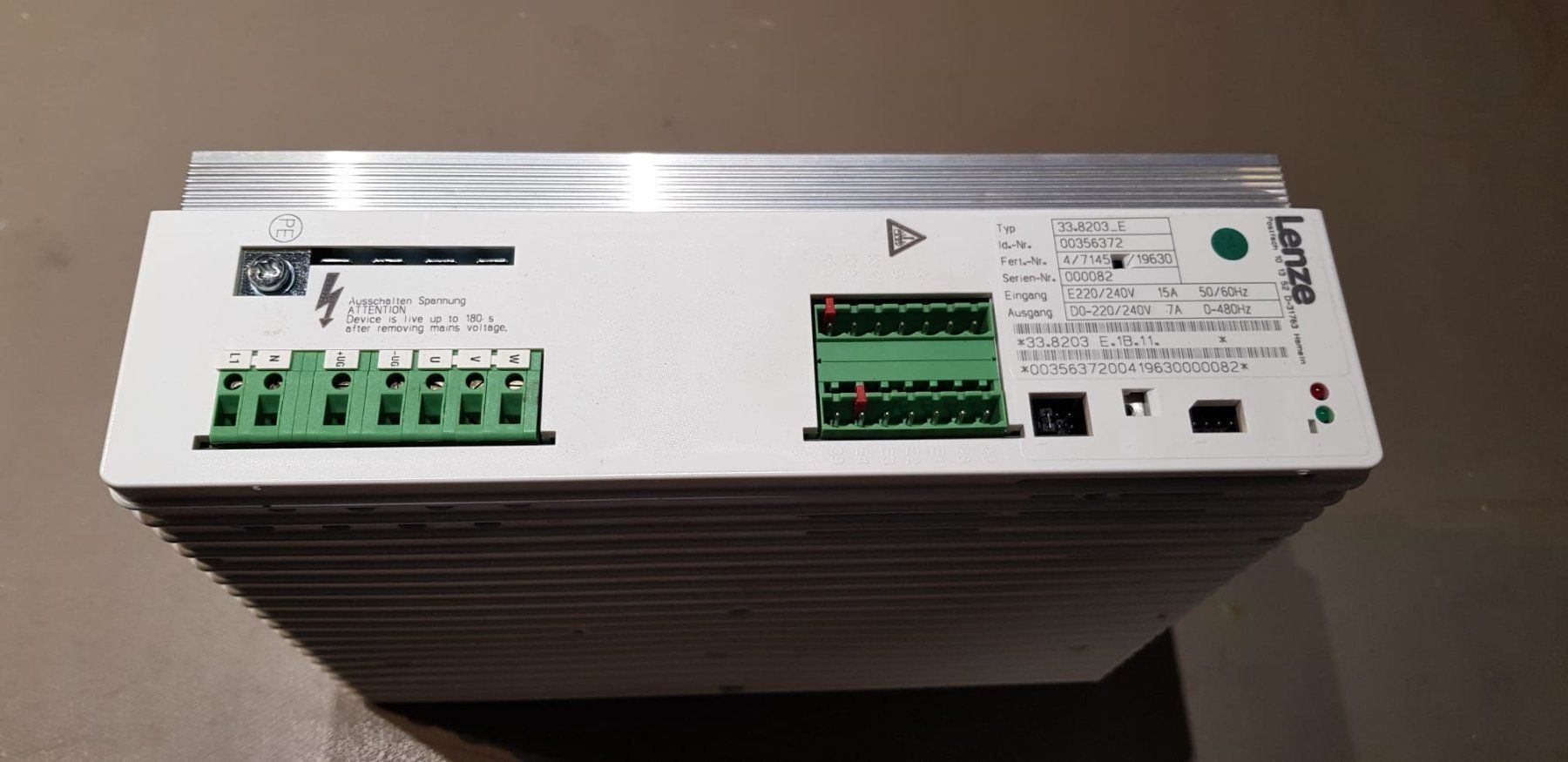 Inverter: LENZE 33.8203_E – Usato da Balsthal venduto da mtwd