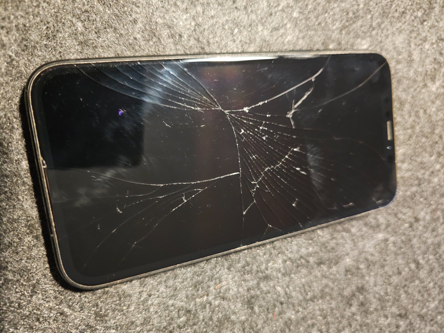Apple Telefoni cellulari / Smartphones: iPhone Xr - Defekt - 64 GB - Displaybruch – Difettoso da Zweidlen venduto da RepToGo 2