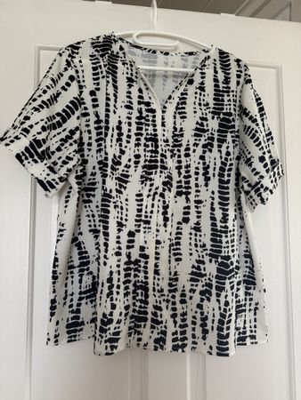 Damen Bluse XL kurzarm weiss schwarz gemustert Zustand gut