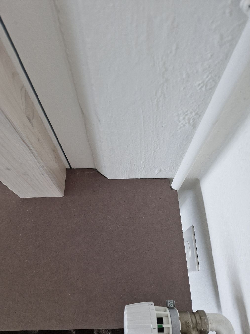 Tiragraffi: Design Katzenbaum Kratzbaum Katzenregal – Usato da Uster venduto da roemib 3