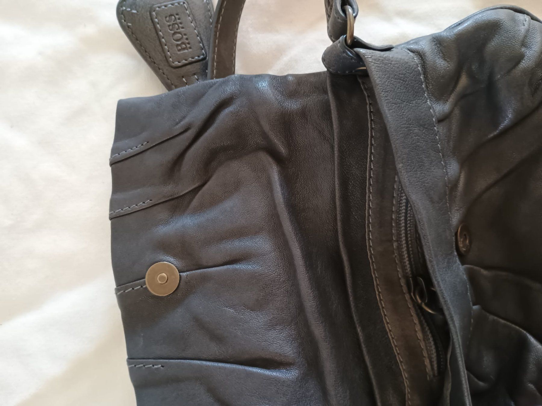 Sacs femmes: Hugo Boss Mini Handtasche – D'occasion à Zürich par Averandomage 1