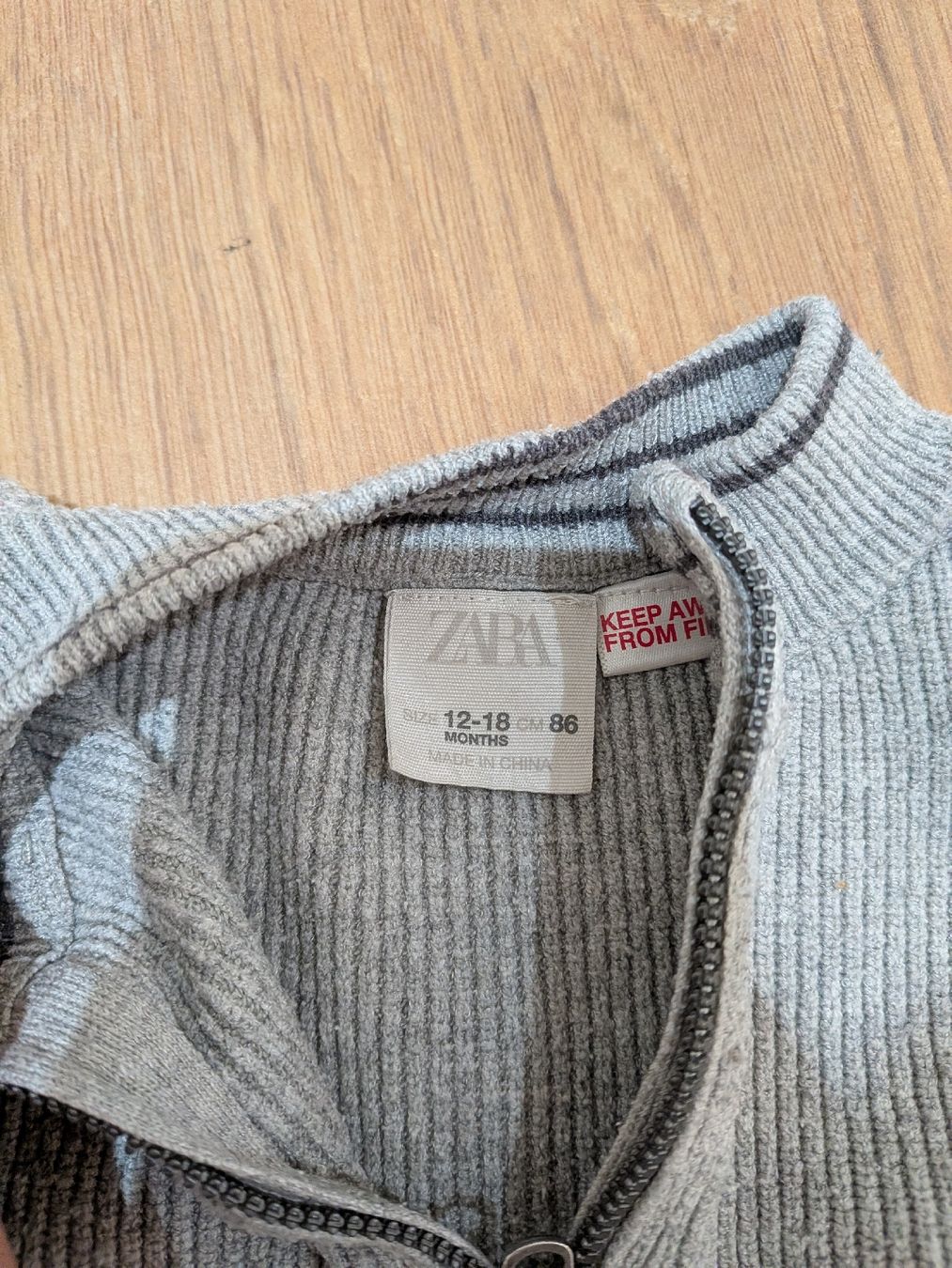Zara Pulls et sweat-shirts: Zara Pullover Grösse 86 – D'occasion à Eschenbach SG par SanFranciscoCalifornia 1