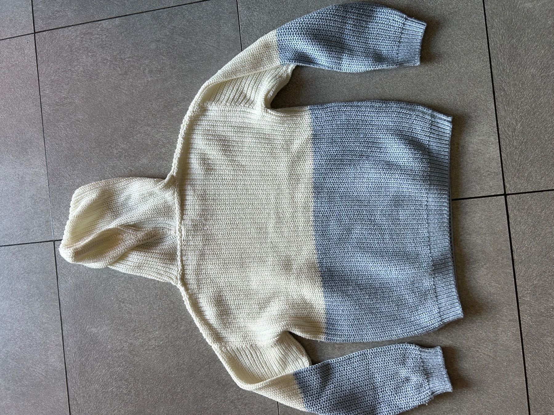 C&A Maglioni & Felpe: Pull blanc / bleu clair avec capuche  gr.170 - 176 – Usato da Arbedo venduto da nadia1973 3