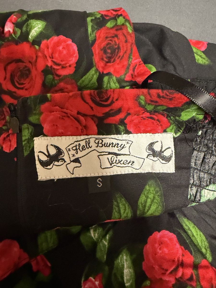 Vestiti: Rockabilly-Kleid Hell Bunny Rosenmuster Grösse S neu – Nuovo (secondo la descrizione) da Elsau venduto da TDrazz_881 1