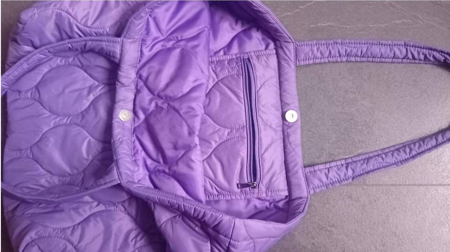 Taschen für Damen: Grosse Tasche – Gebraucht aus Salez von Robe12 1