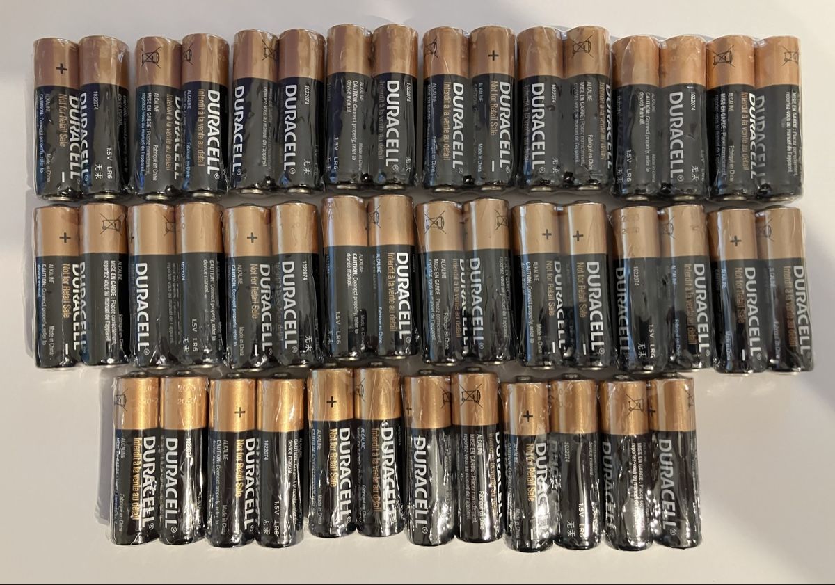 Duracell Caricatori & Batterie: Duracell Batterien 1.5V / AA. 44 Stück – Nuovo e nell'imballaggio originale da lyssach venduto da Fisch40