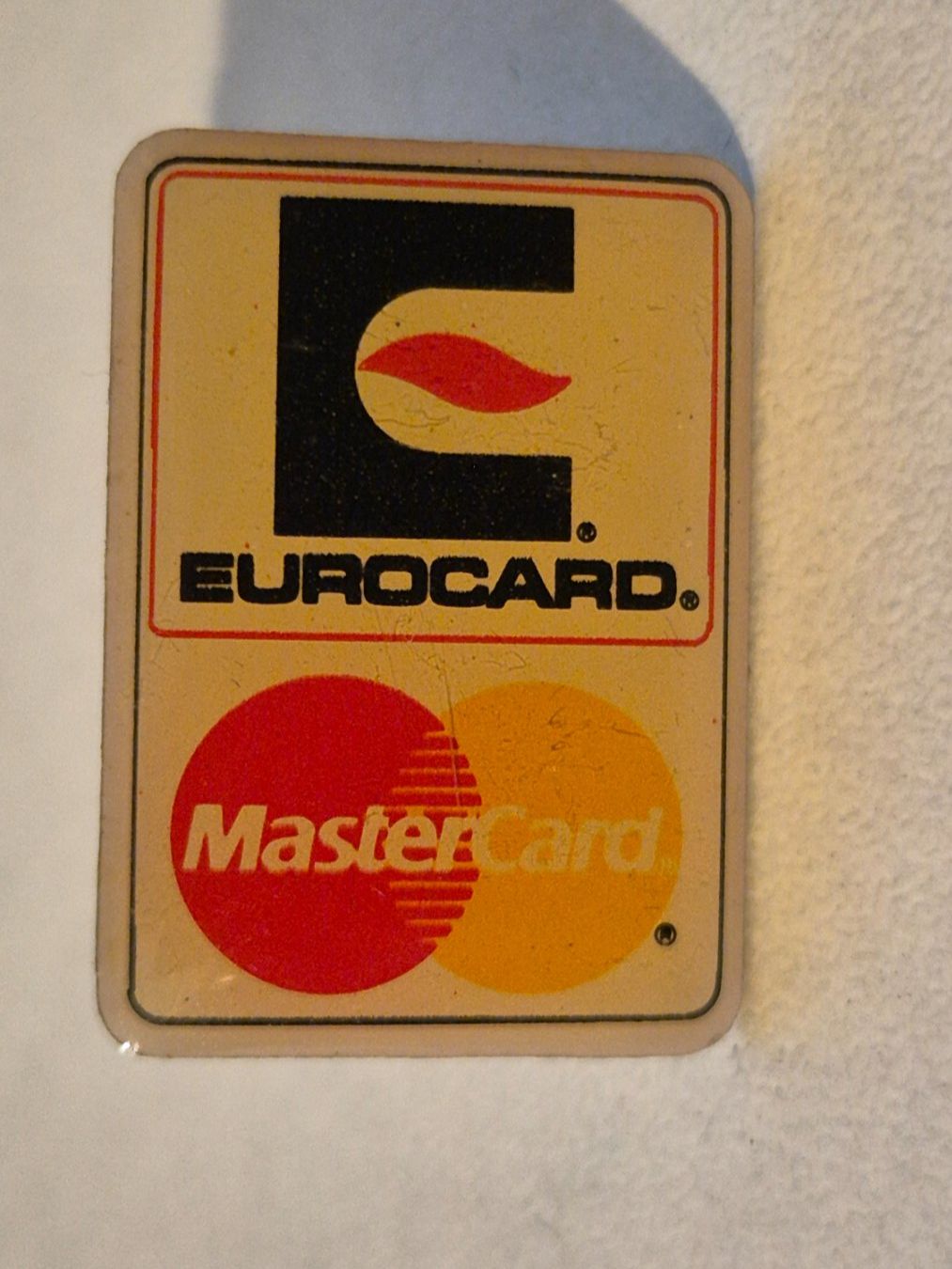 Placchette & Badge: vintage  EUROCARD / MASTERCARD   -   Pin – Usato da Niederweningen venduto da Obson