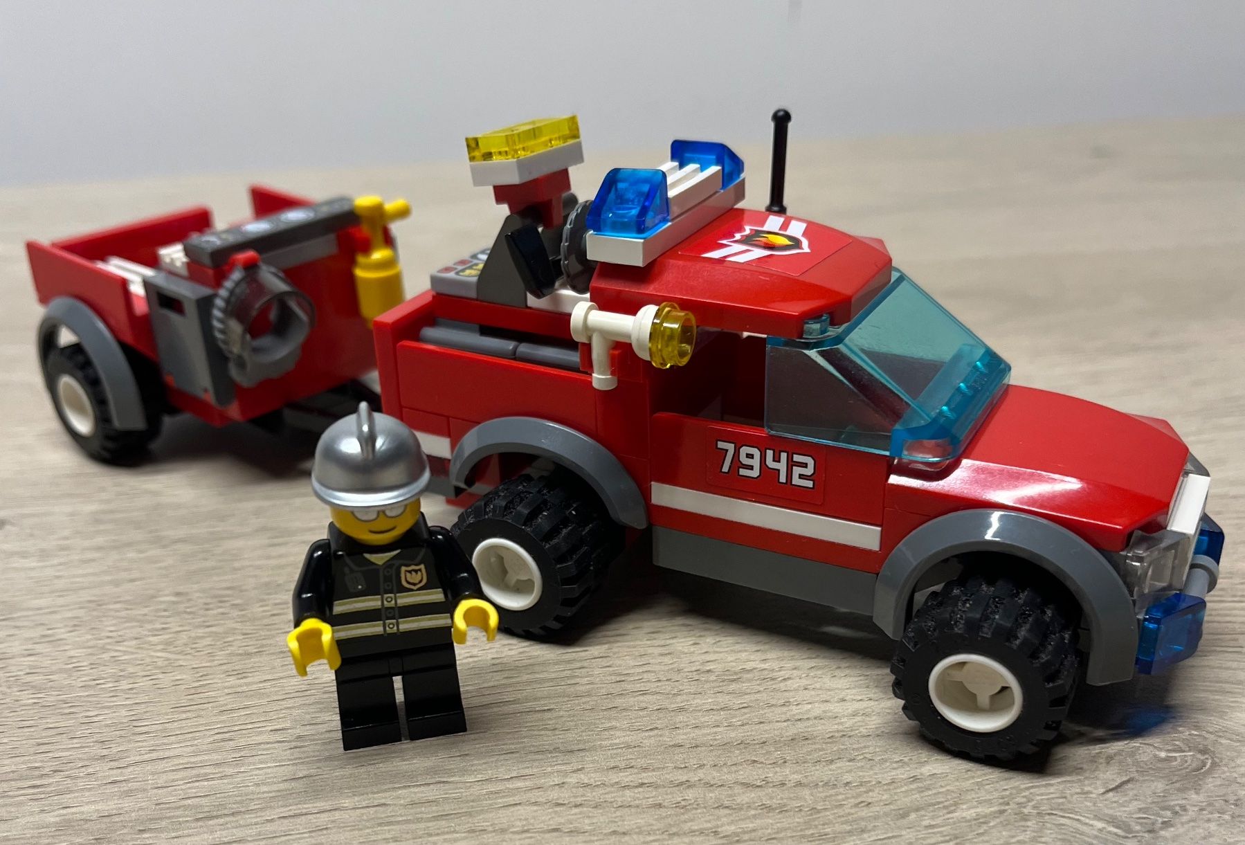 Lego Kit di costruzioni: Légo 7942 "Off-Road Fire Rescue" Complet+Manuel de 2007 – Usato da Courgenay venduto da Kolfree