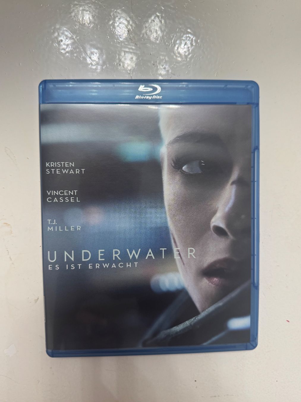 Tutti i DVDs: UNDERWATER.  (BLU-RAY) – Usato da Basel venduto da san_2qlq