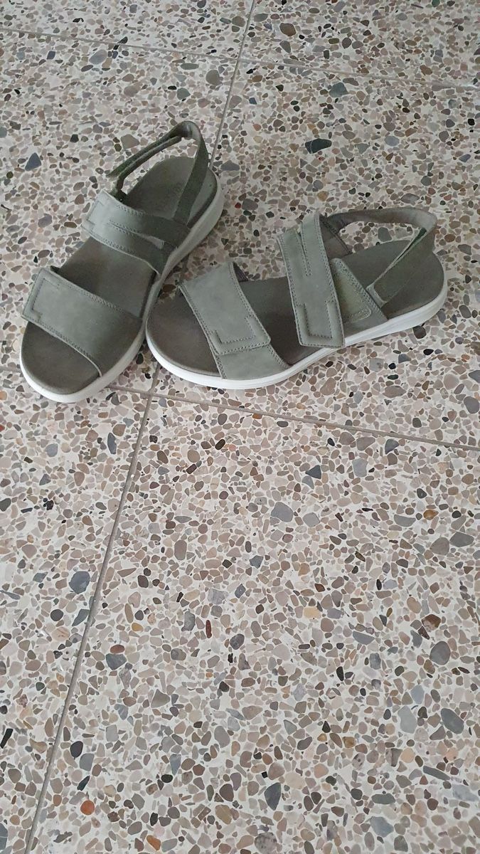 Damenschuhe: Sandalen – Gebraucht aus Zürich von SimoneK01