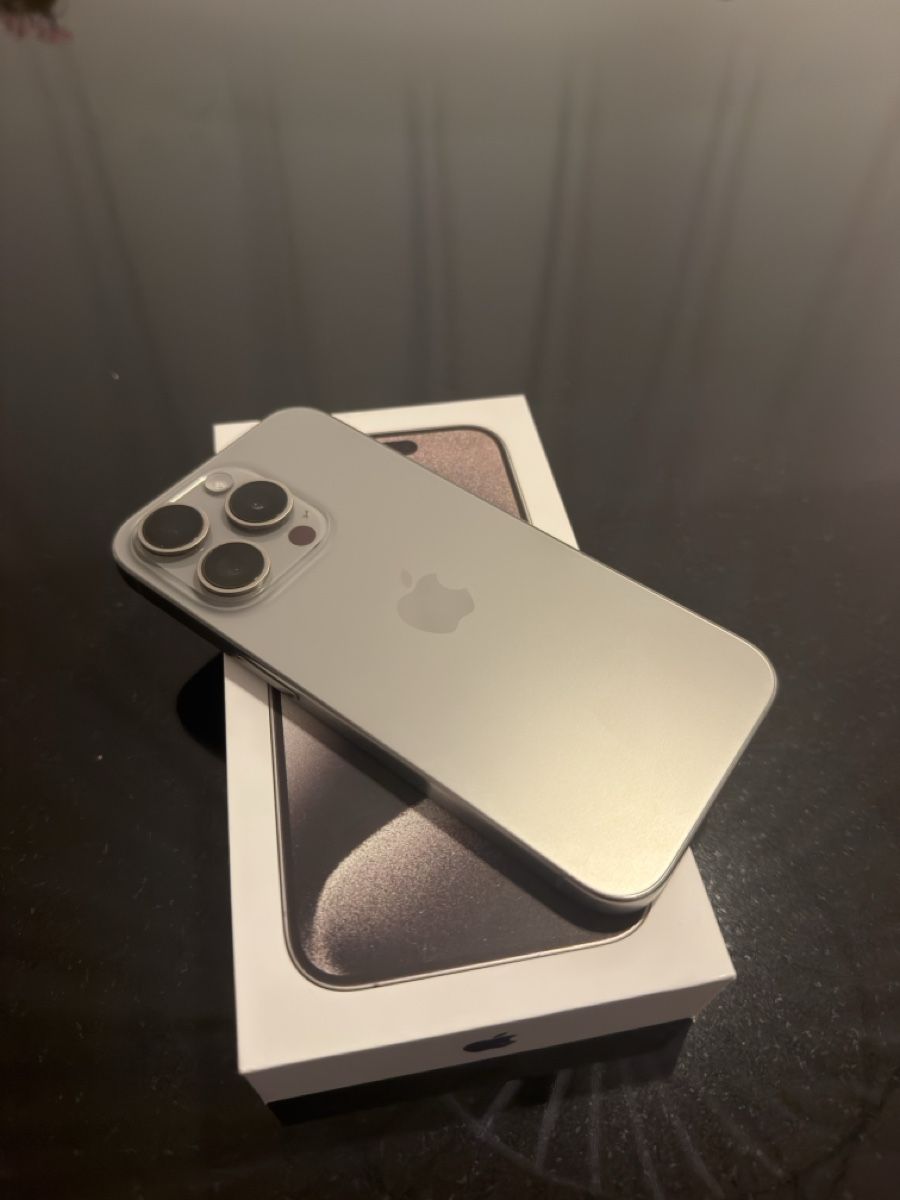 Apple Telefoni cellulari / Smartphones: Iphone 15 pro 256 Gb – Usato da Cham venduto da deltoro84