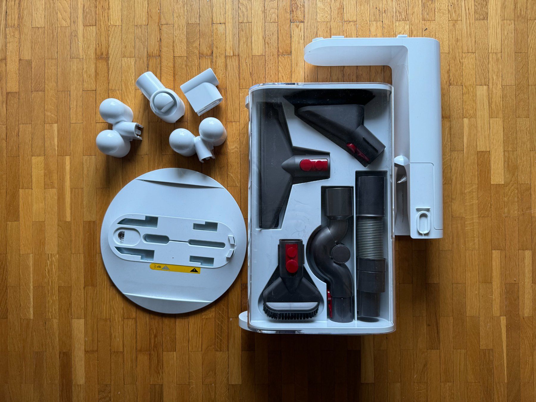 Dyson Staubsauger & Zubehör: Dyson V10 Cyclone Dok station de rangement – Gebraucht aus Collex von commander31 1