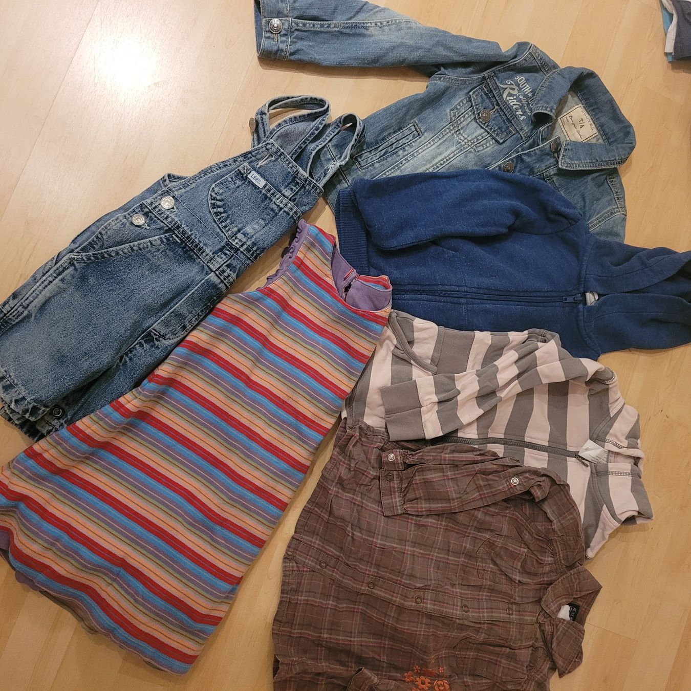 Kleiderpakete & -sets: A: 8 Teile Mädchen Herbst-Kleiderpaket Gr.104 – Gebraucht aus Bremgarten b. Bern von Marge7979 7