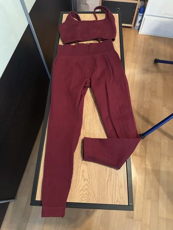 Sport Set Leggings und Top Dunkelrot Grösse M neuwertig