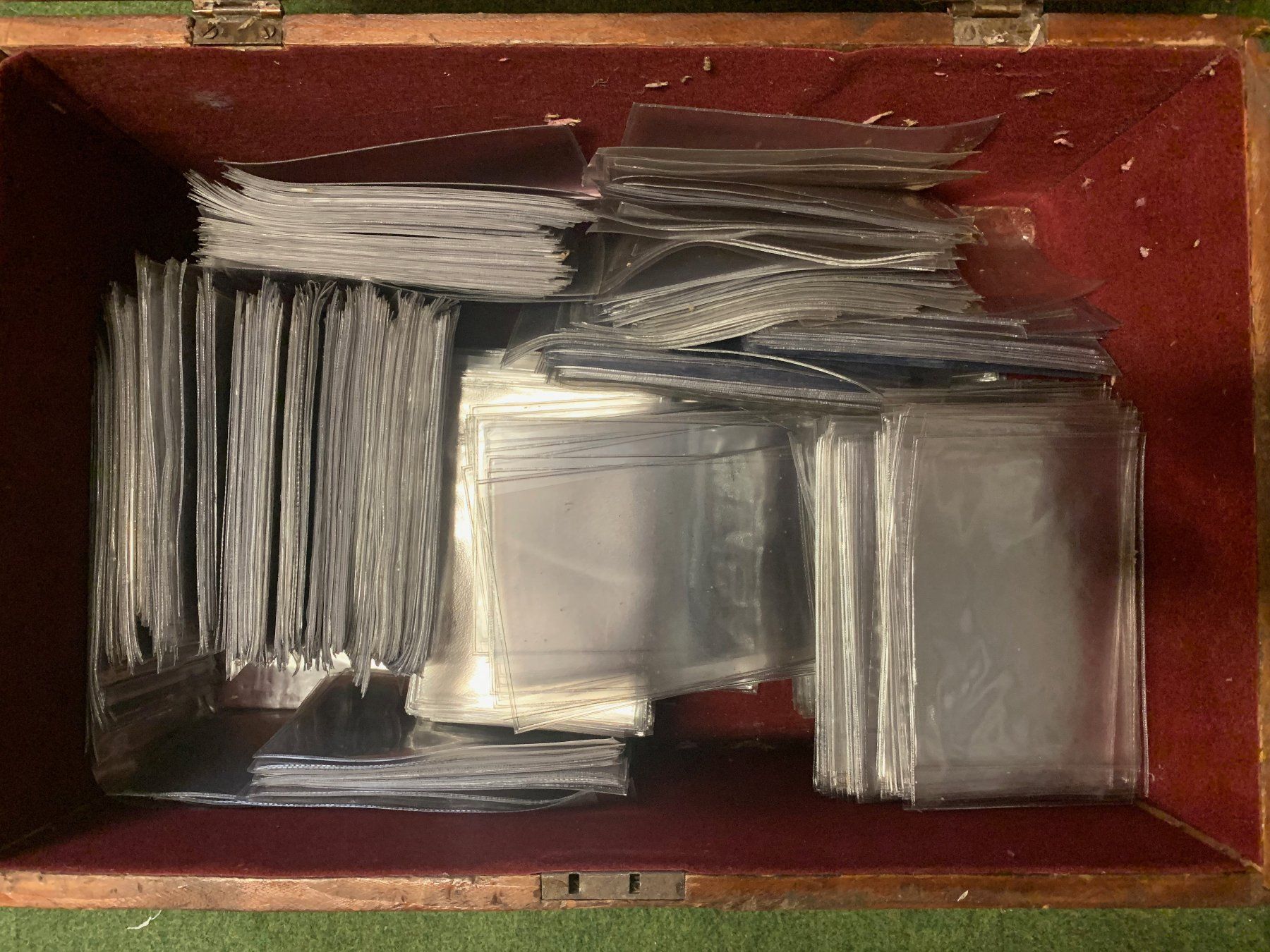 Cartoline postali: POCHETTES PLASTIQUE POUR CARTES POSTALES – Usato da Vandoeuvres venduto da ngc_9qj2
