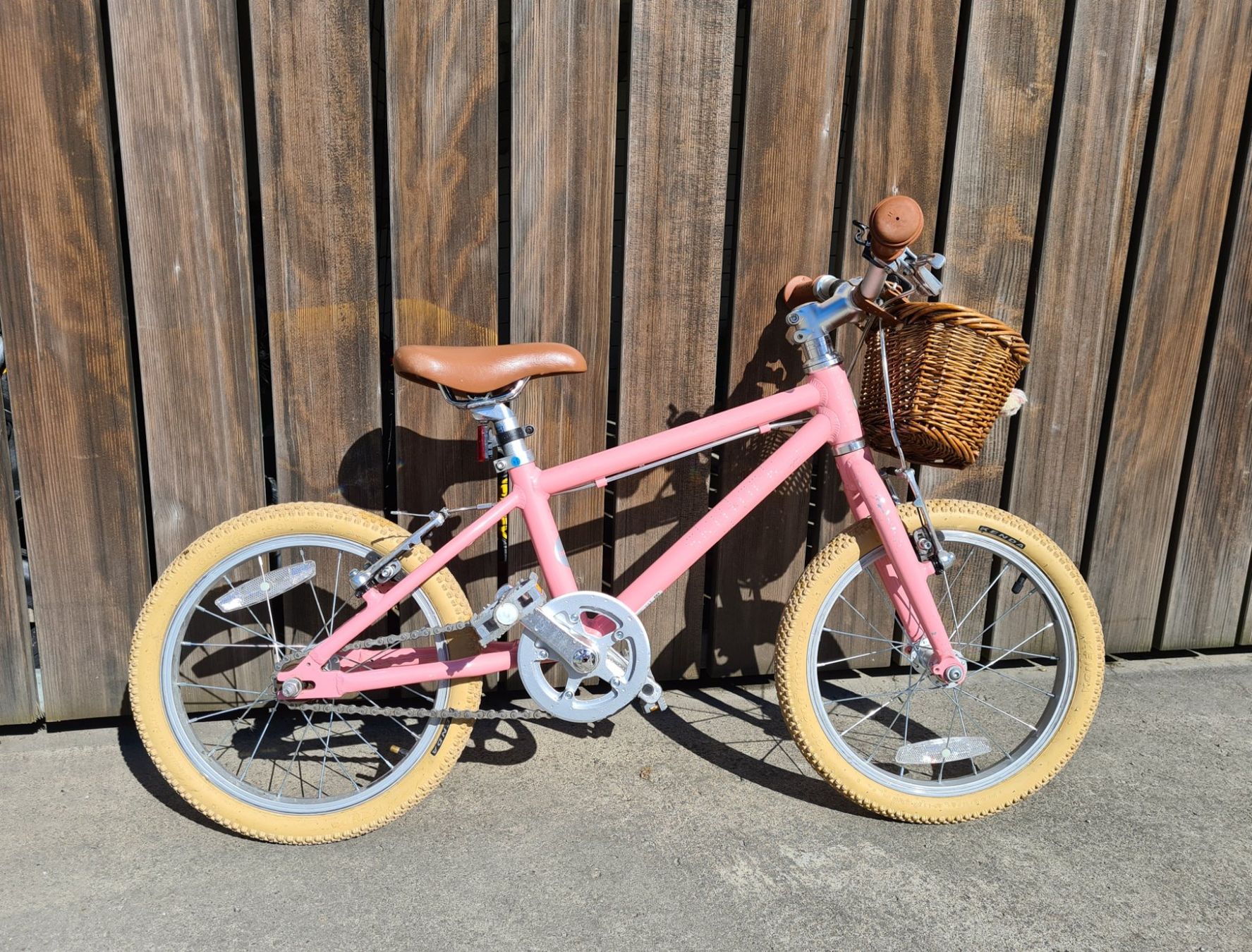 Velos: Kindervelo Bobbin 16 Zoll in rosa – Gebraucht aus Ruswil von LeaK02