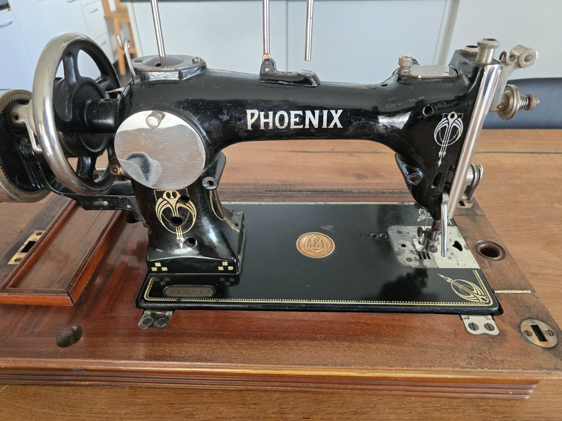 Phoenix Macchine da cucire: Antike Phoenix Nähmaschine – Usato da Hüntwangen venduto da Scarciglias-Antiques 4
