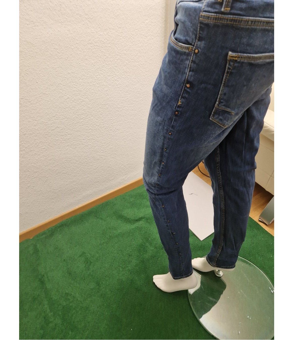 Jeans: Jeans mit nieten Gr 40 – Usato da Glattbrugg venduto da mas_75t2 2