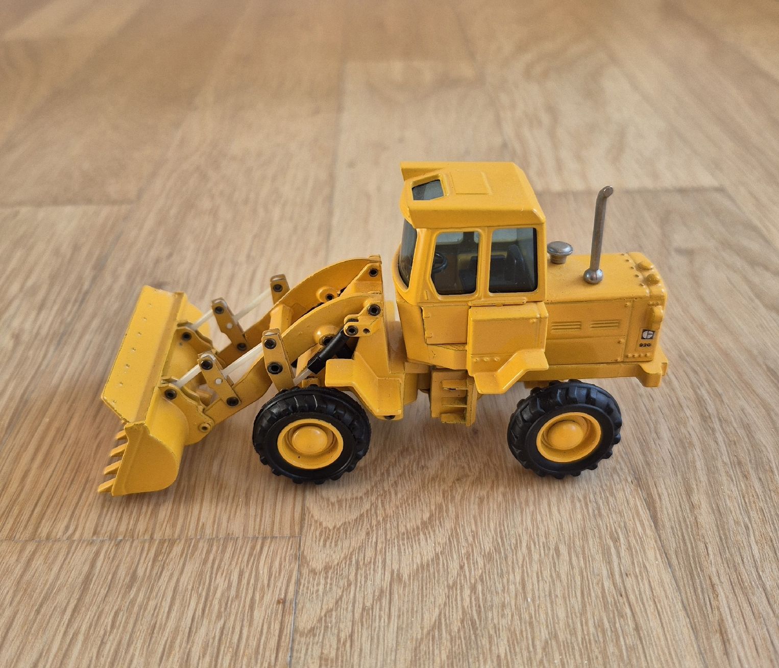 Joal Modellbausätze & Standmodelle: CATERPILLAR 920 - Radlader - Joal Nr. 214 – Gebraucht aus Volketswil von SwissAir86 1