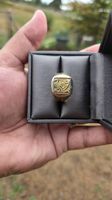 Antiker 750 Goldring  Reliquie.
Details:
 9,64 g