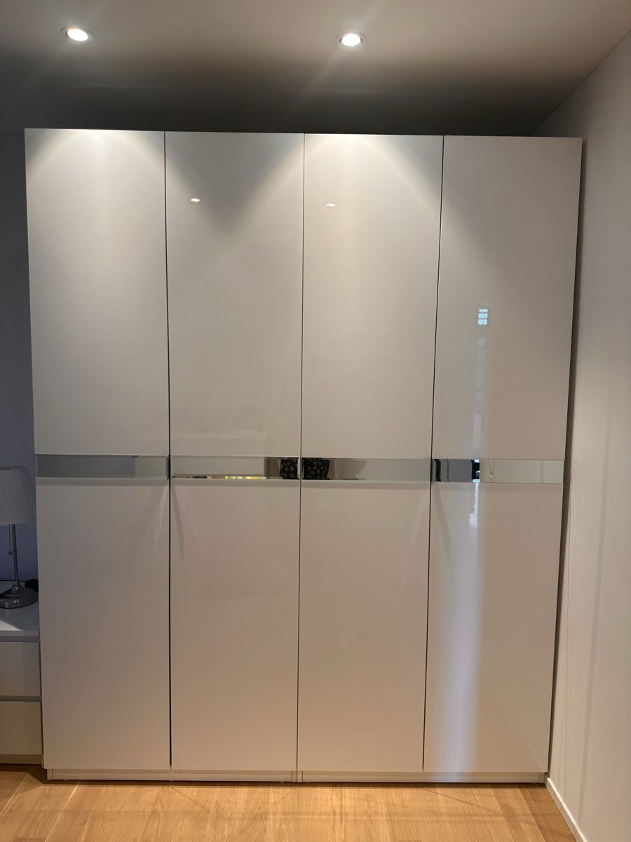 Armoires: Wardrobe with 4 doors – D'occasion à Zürich par sem_6kf7 1