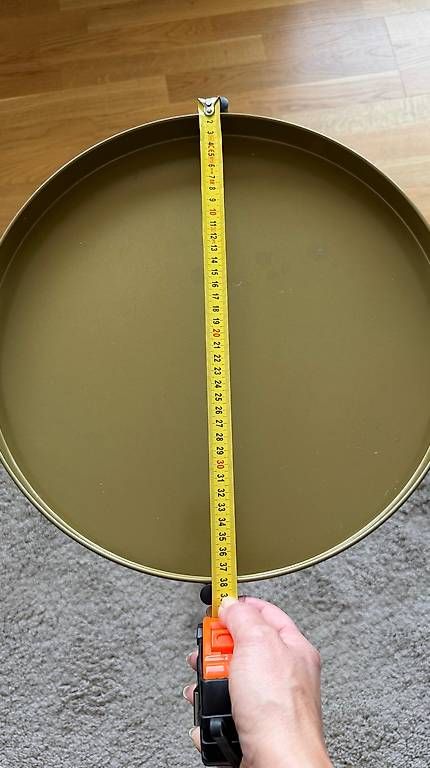 Tavoli: 2 Beisteltische Schwarz / Gold – Usato da Rorschach venduto da rpc_n6x9 1