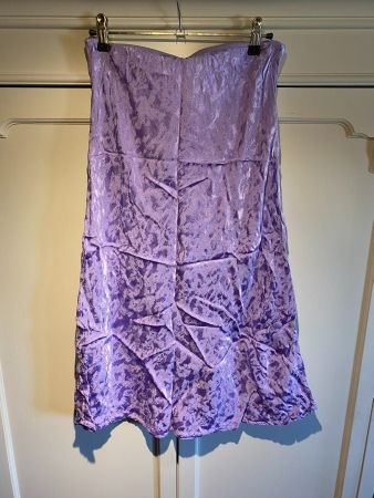 DAMENROCK-SATIN STOFF-LILA