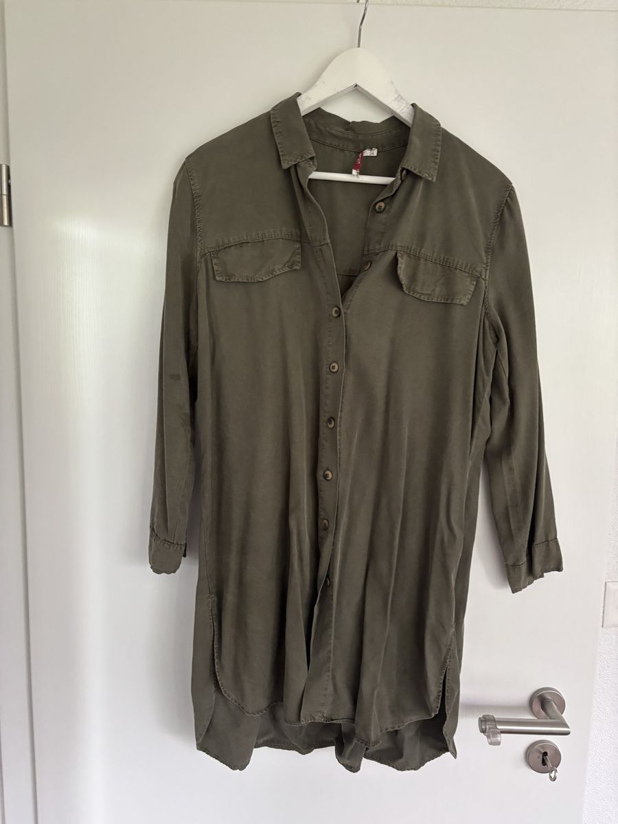 Pull&Bear Blusen: Chemise longue khaki pull&bear – Gebraucht aus Zürich von mps_9cp7 7