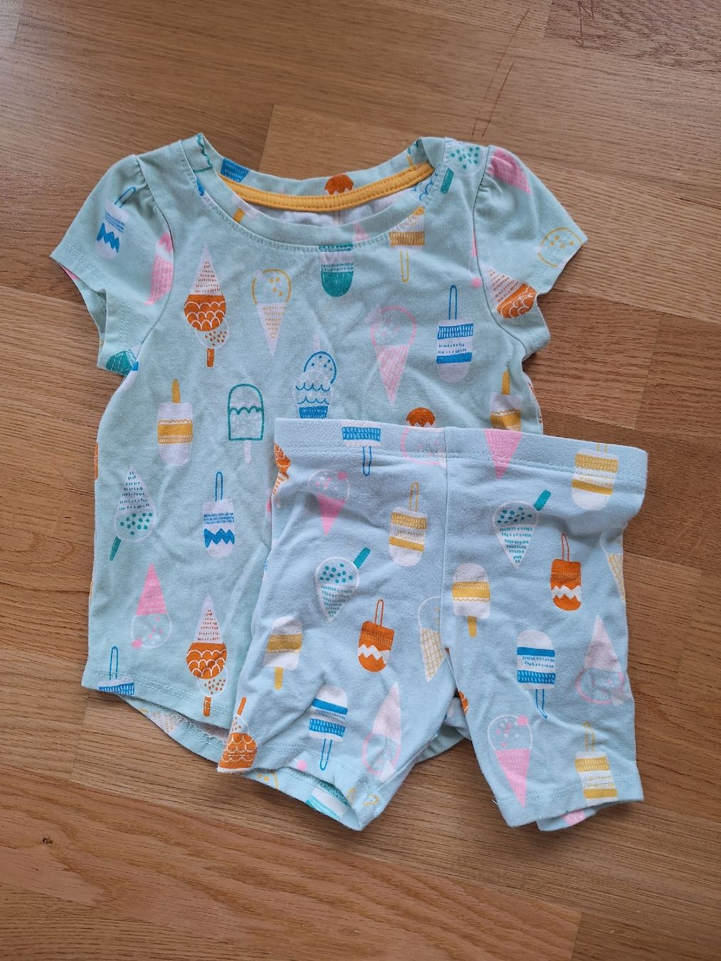 Lotti & Set di vestiti: Sommerset ca. 86 – Usato da Pfäffikon ZH venduto da delila.bo