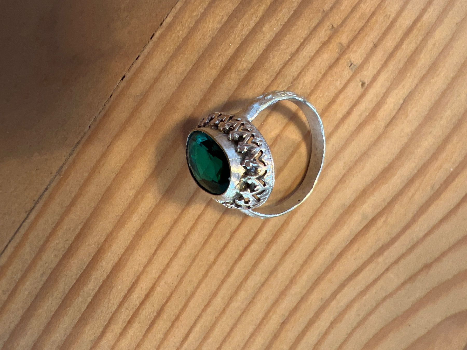 Ringe: Antik Silber Art Deco Ring mit grünem Stein – Gebraucht aus Buchs SG von