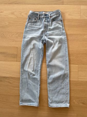 Jeans - Levi's Ribcage Straight Ankle