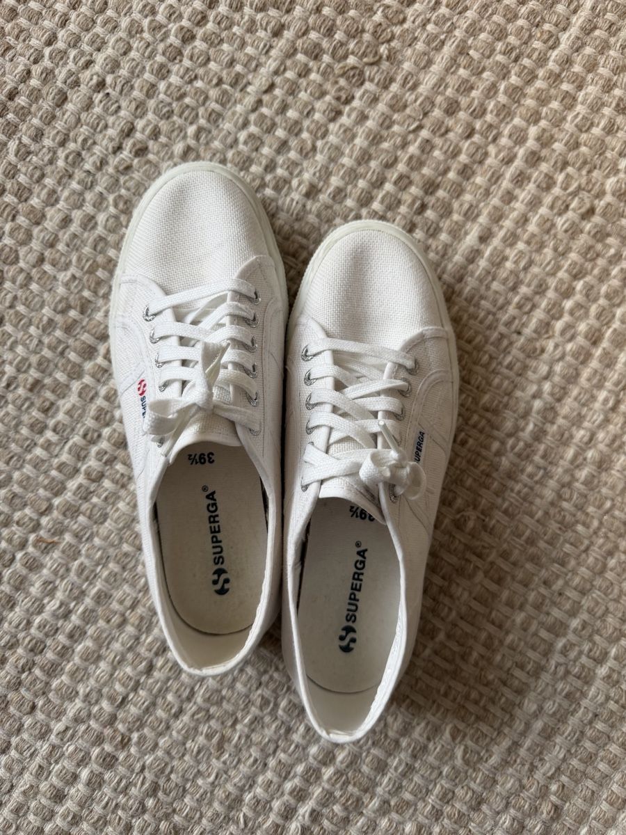 Superga Scarpe da donna: Superga white sneakers size 39,5 – Usato da Steinhausen venduto da phocea10