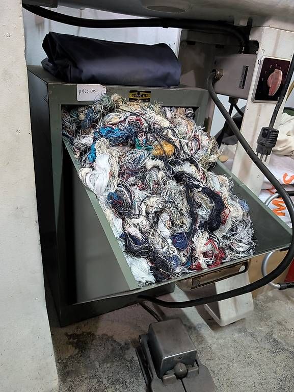 Tutte le macchine: Layette à chiffons ou étoupe – Usato da Dombresson venduto da vin_x7sg 1