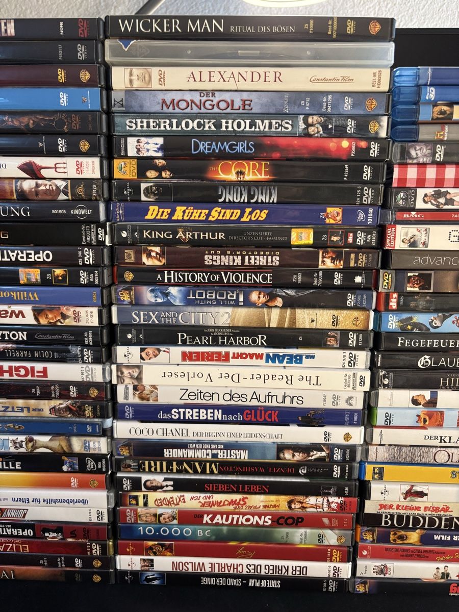 Alle DVDs: AUFLÖSUNG SELTENE BLURAY / DVD / VHS SAMMLUNG – Gebraucht aus Langnau am Albis von CollectingCoRe 3