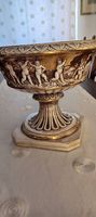 Dekorative Tasse im Capodimonte-Stil
